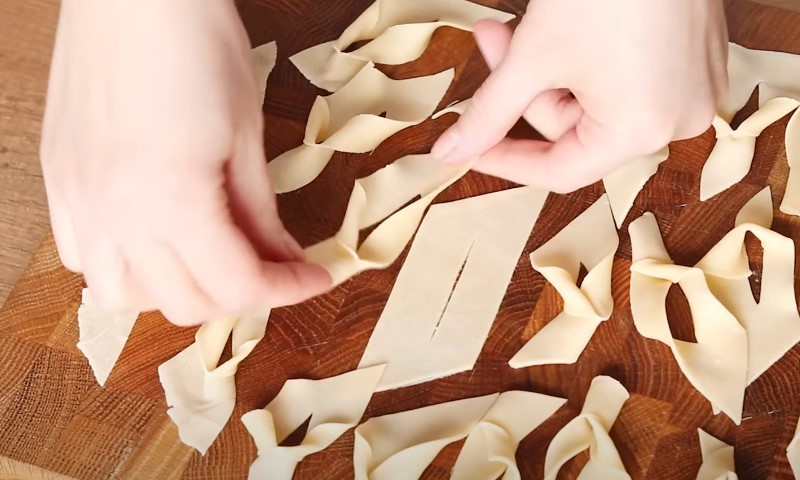 Повітряний і хрумкий хмиз з мінімуму продуктів