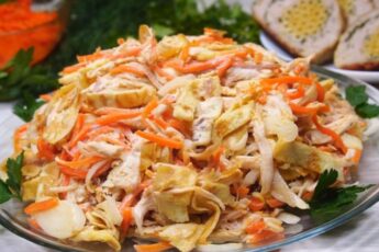 Салат Незвичайний із курки з морквою