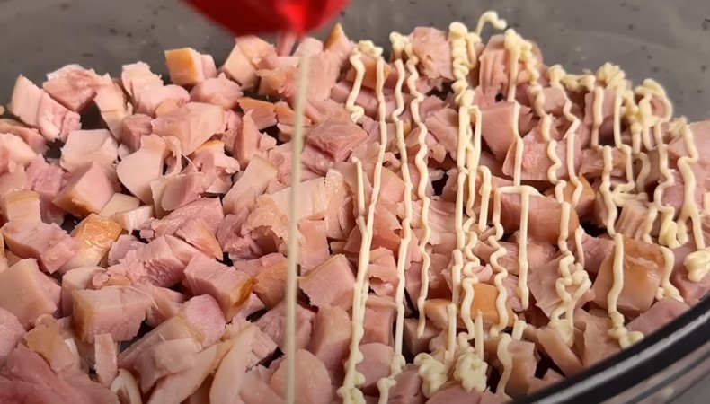 Салат «Смачненький», дуже смачний і простий у приготуванні.
