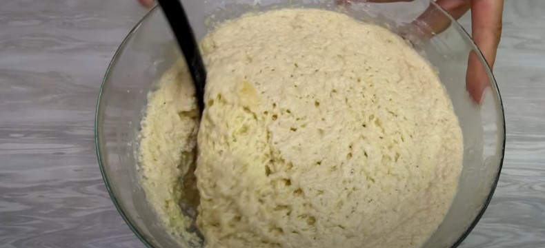 Для мене це новий смак. Хрусткі зовні та м'які всередині дріжджові деруни