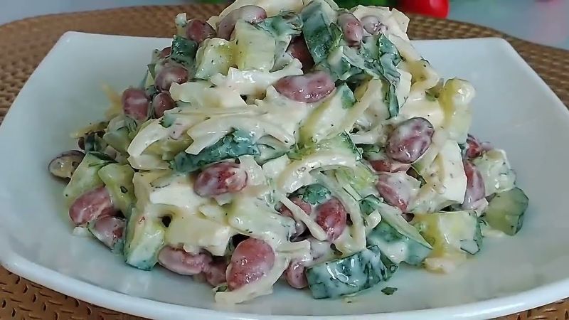 Салат з квасолею