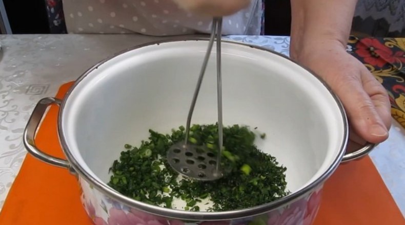 Кисло-солодка, пряна, солонувата, освіжаюча окрошка