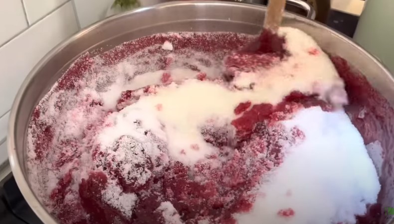 Королівське вишневе варення лише з 2 інгредієнтів