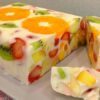 Молочний десерт з фруктами