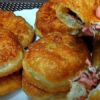 Пиріжки з ковбасою