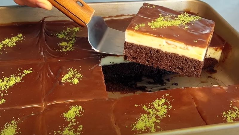 Бісквітний торт із молочним кремом