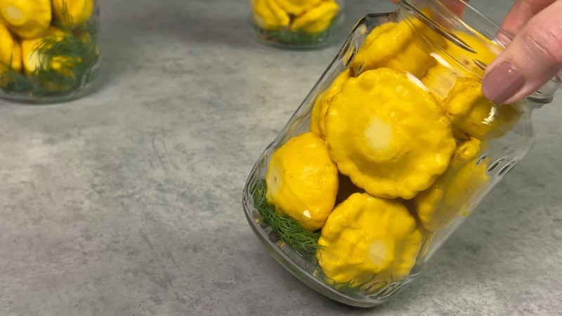 Мариновані патисони на зиму, хрусткі як огірки