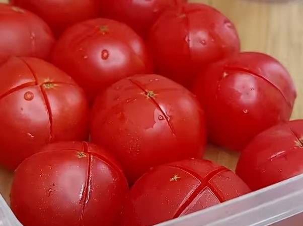 Неймовірно смачні та ароматні помідори "казка"