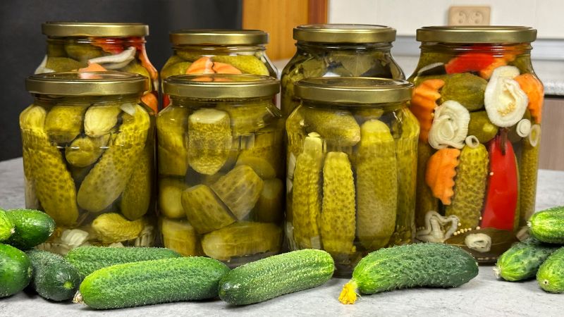Готуємо огірки на зиму