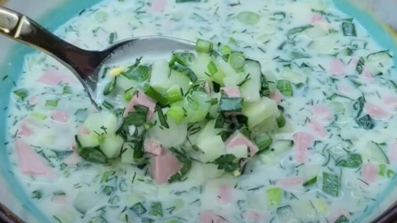 Цей холодний суп їмо все літо. Виручає у спеку