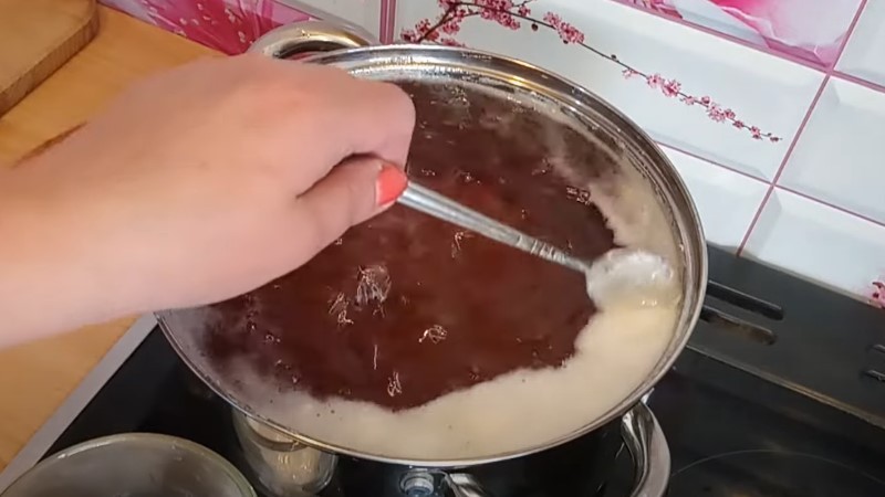 Густе та ароматне яблучне желе