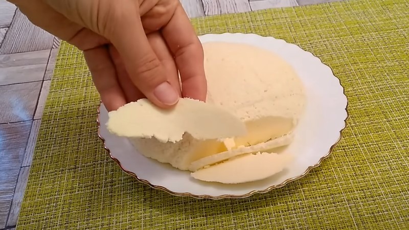 Домашній сир з трьох інгредієнтів