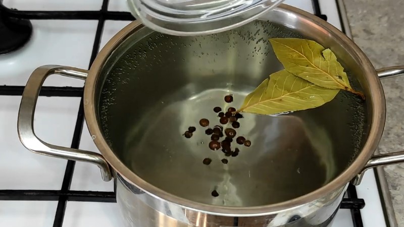Квашені баклажани з морквою та часником на зиму. Без оцту