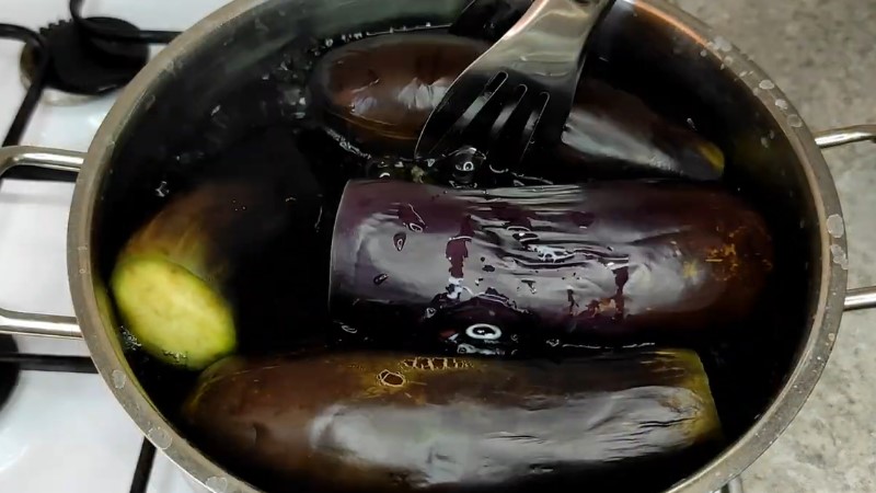 Квашені баклажани з морквою та часником на зиму. Без оцту
