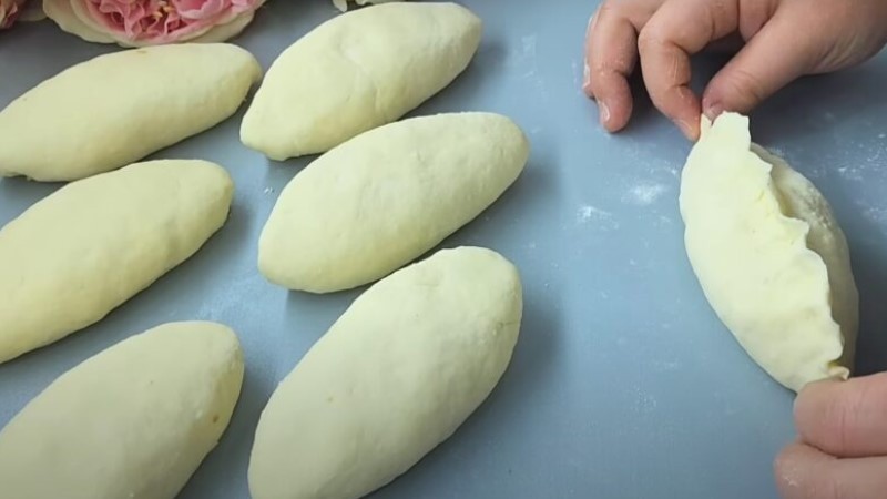 Сирні пиріжки з яблуками