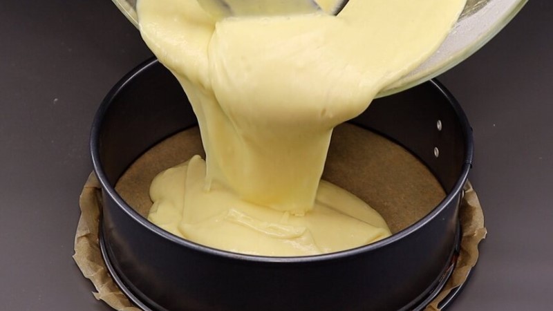 Лінивий грушевий пиріг з доступних продуктів