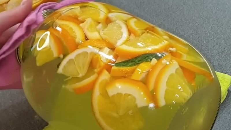 Компот із апельсинів з м'ятою