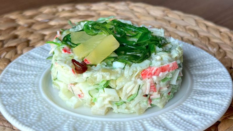 Салат з рисом та крабовими паличками