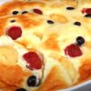 Смачні сирники у сметанній заливці на сніданок