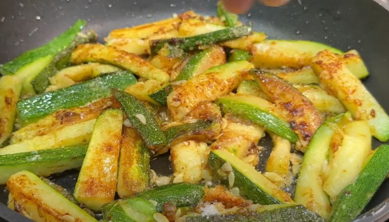 Смажені кабачки з часником