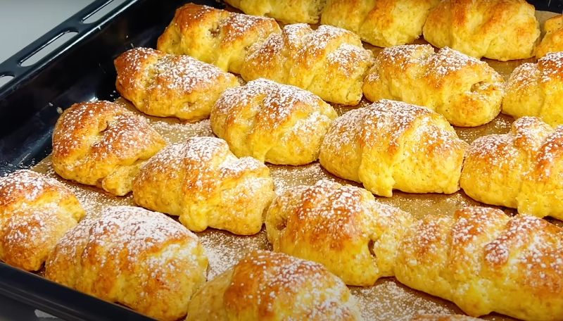 Сирні булочки з яблуками