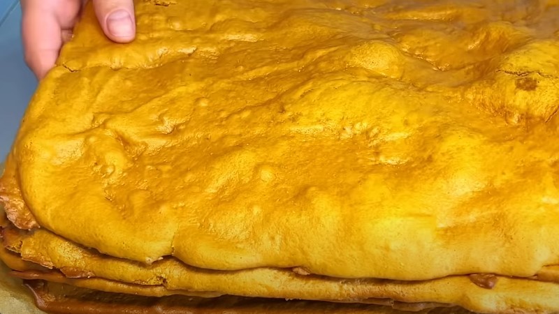 Лінивий "Медовик" без розкачування коржів. Великий торт для свята