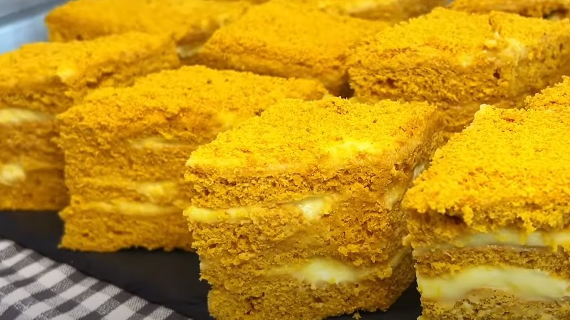 Лінивий Медовик без розкачування коржів