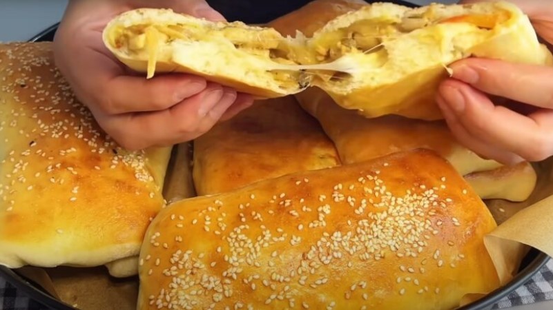 Пиріжки з начинкою з курки та овочів
