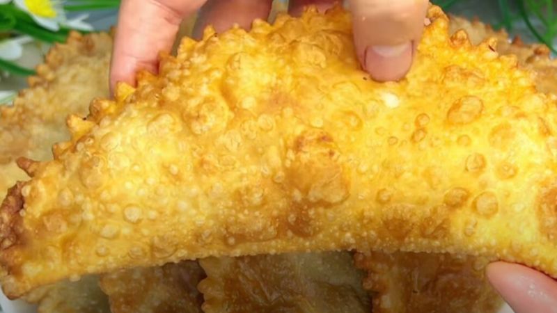 Чебуреки більше не купую – готую лише так. Тісто на окропі