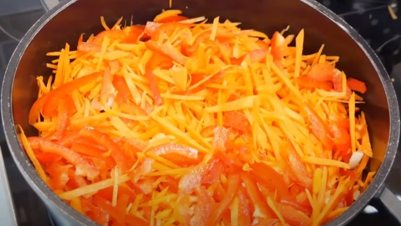 Салат з рисом на зиму "сніданок туриста". Готую щороку