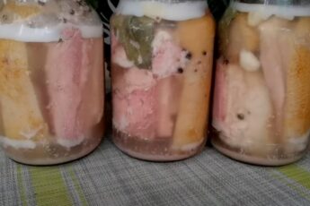 Грудинка в банці