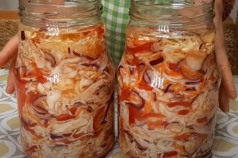 Маринована капуста з овочами