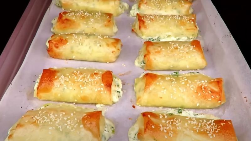 Пиріжки з сиру та зелені