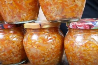 Салат з рисом на зиму