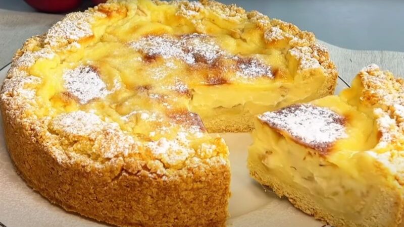 Яблучний пиріг із заварним кремом