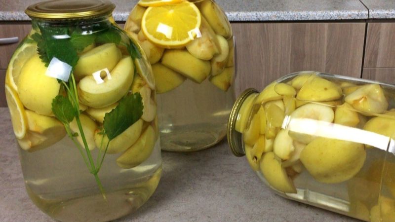 Компот з яблук