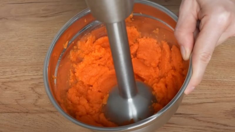 Морквяний кекс мрії: соковитий, м'який, із чарівним ароматом
