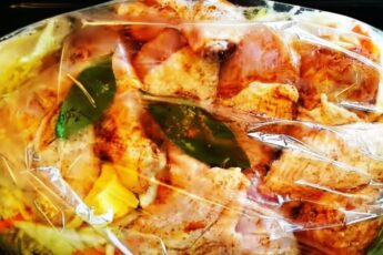 Приготування курки з капустою в рукаві