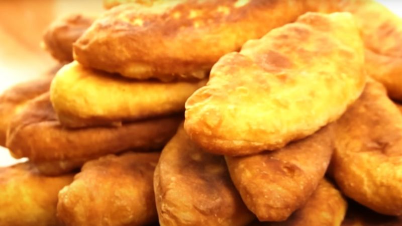 Приготування пиріжків з картоплею