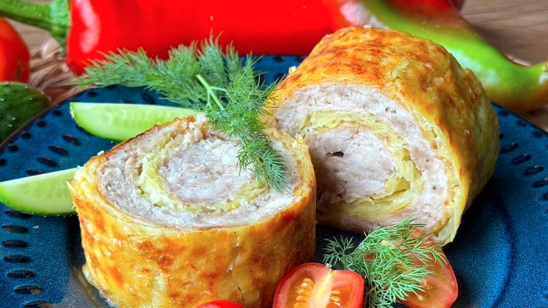 Рулет з м'ясною начинкою