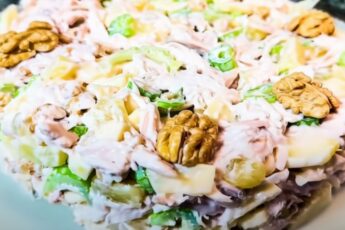 Салат із курячої грудки