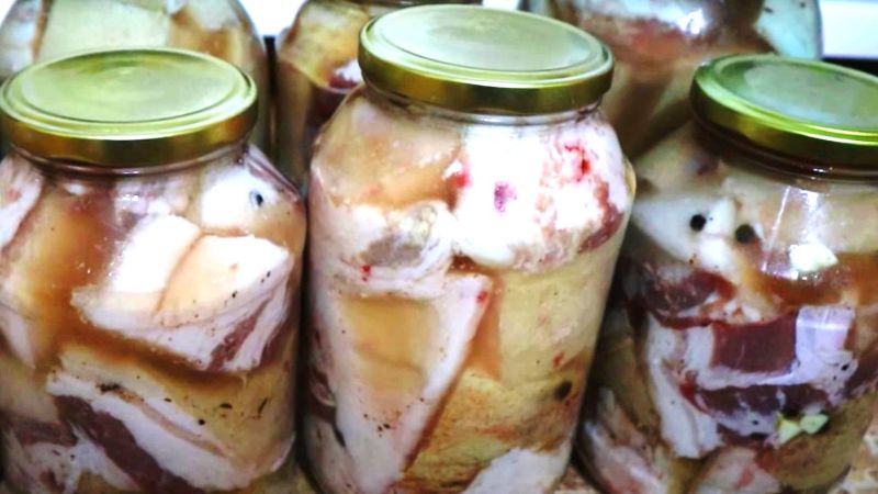 Сало солоне у банках на зиму