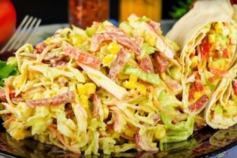 Святковий салат з крабовими паличками