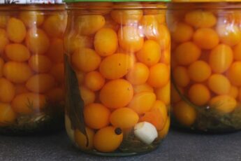 Жовті помідори чері на зиму