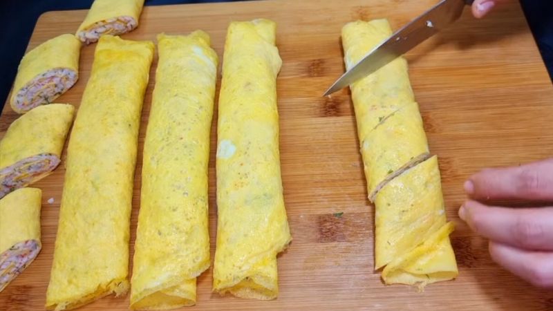 Виглядає ефектно. Шикарна закуска з крабових паличок на святковий стіл