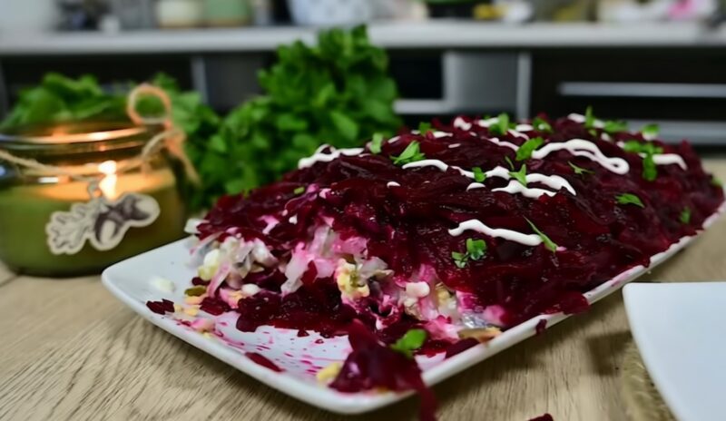 Приготування салату з буряком