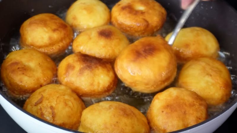 Дивовижний рецепт пончиків із картоплі, які підкорюють своїм смаком