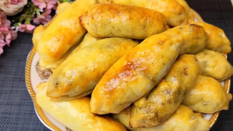 Приготування пиріжків з м'ясом