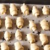 Приготування рогаликів з вишнею