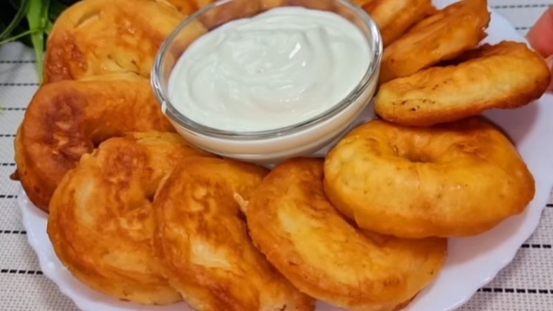 Яблучні кільця в клярі